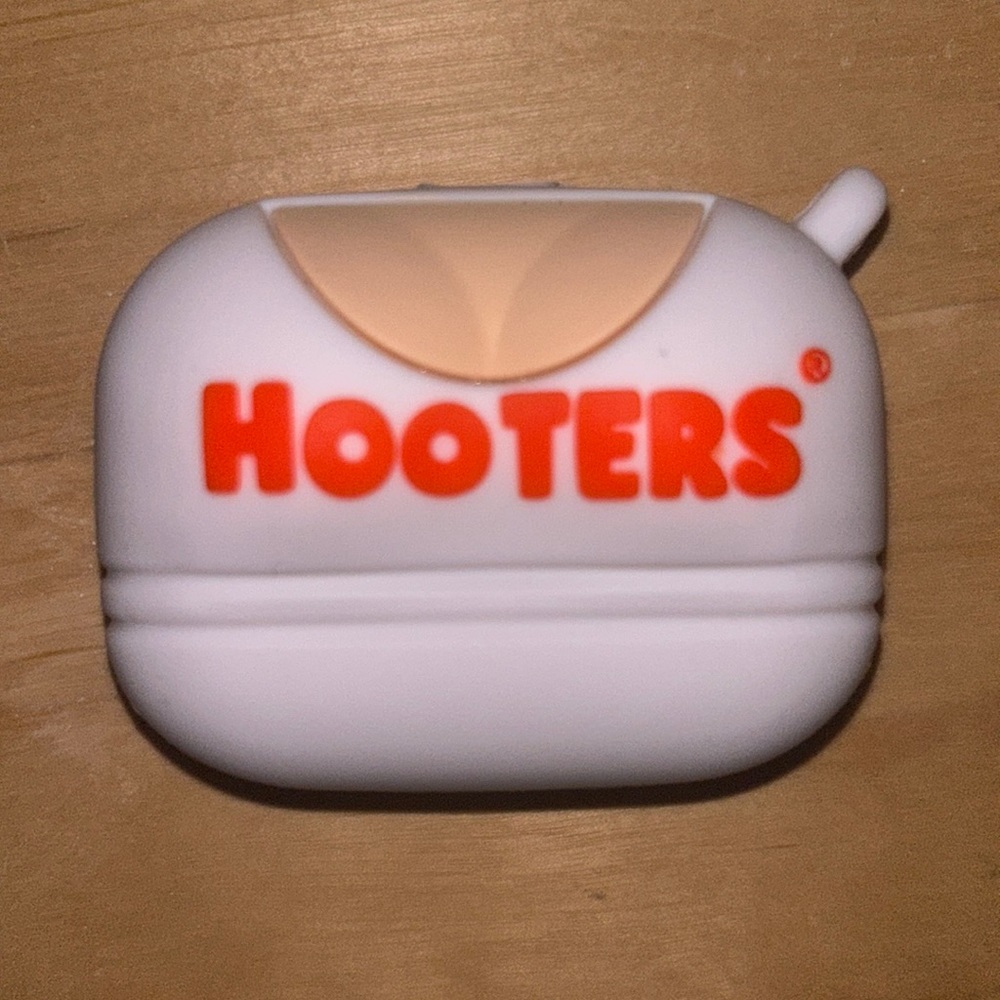 Hooters Airpod 3rd Generation Case